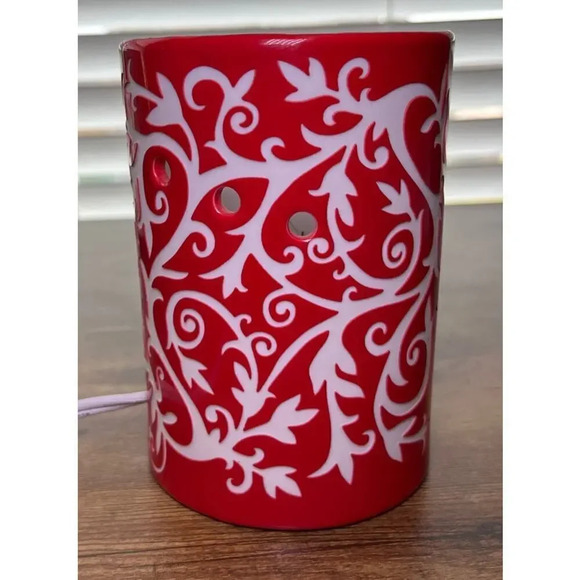 Authentic Scentsy NOEL Red/White Plug-in Wall Candle Warmer - Picture 5 of 13